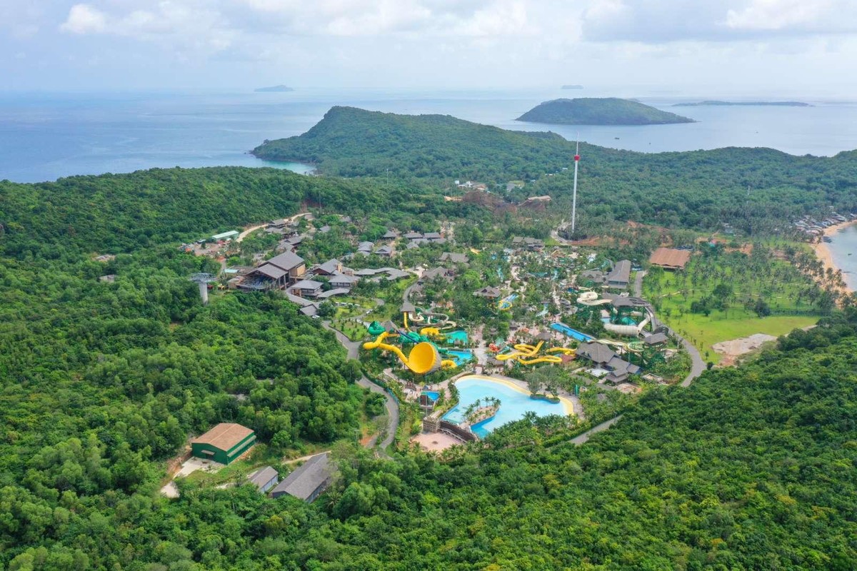 Công viên nước Aquatopia trên đảo Hòn Thơm.