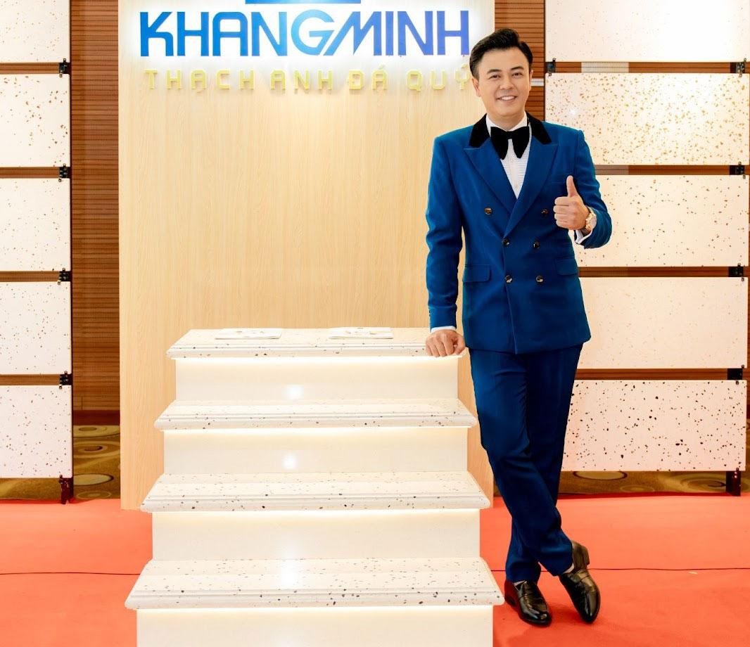 Cầu thang Thạch anh Đá quý trưng bày tại sự kiện. Cầu thang Thạch anh Đá quý trưng bày tại sự kiện.