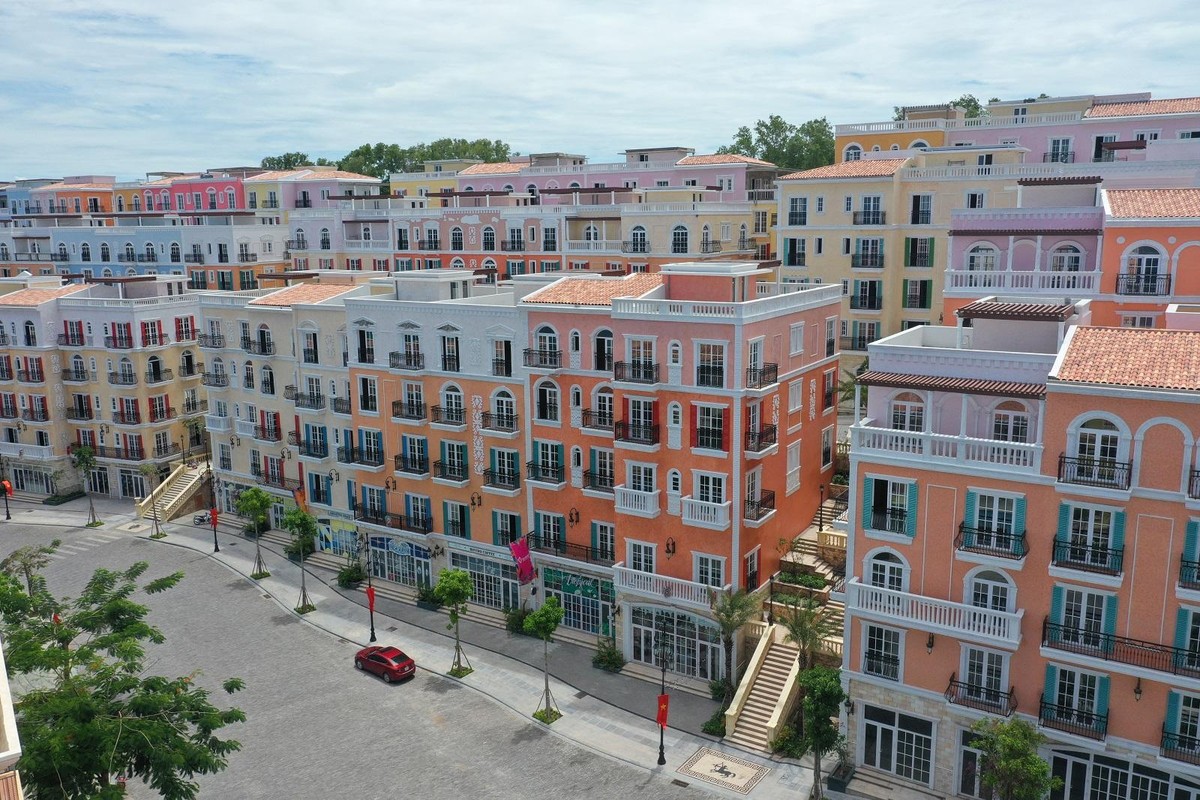 Shophouse The Center sắp sửa hoàn thiện và bàn giao.