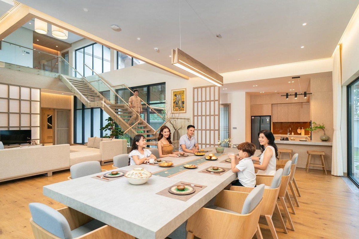 Chủ nhân không chỉ đầu tư vào một căn nhà với mong muốn trở thành nơi nghỉ dưỡng, một bất động sản wellness để rời xa khói bụi thành thị, mà đang đầu tư vào chính sức khỏe của bản thân mình. Trong tương lai, khi “thị trấn nghỉ dưỡng phong cách Nhật Bản” hoàn thiện và chính thức đi vào hoạt động, nơi đây sẽ không chỉ trở thành tâm điểm của thị trường bất động sản phía Bắc, mà còn là điểm du lịch phải tới dành cho những du khách có nhu cầu vui chơi nghỉ dưỡng và chăm sóc sức khỏe bằng khoáng nóng.