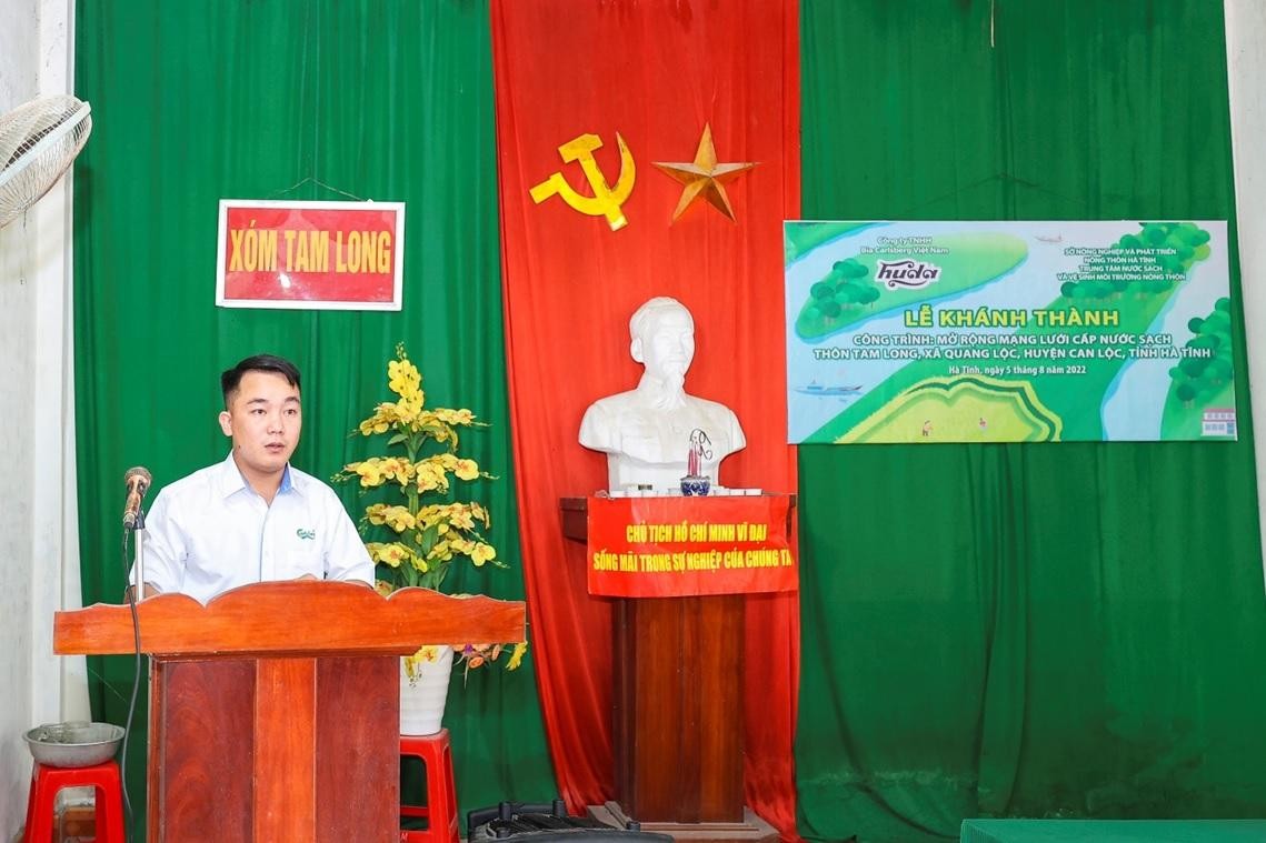 Ông Nguyễn Phúc Chính, Giám đốc kinh doanh công ty bia Carlsberg Việt Nam tại Hà Tĩnh - phát biểu tại lễ khánh thành công trình nước sạch tại Can Lộc, Hà Tĩnh. Ông Nguyễn Phúc Chính, Giám đốc kinh doanh công ty bia Carlsberg Việt Nam tại Hà Tĩnh - phát biểu tại lễ khánh thành công trình nước sạch tại Can Lộc, Hà Tĩnh.