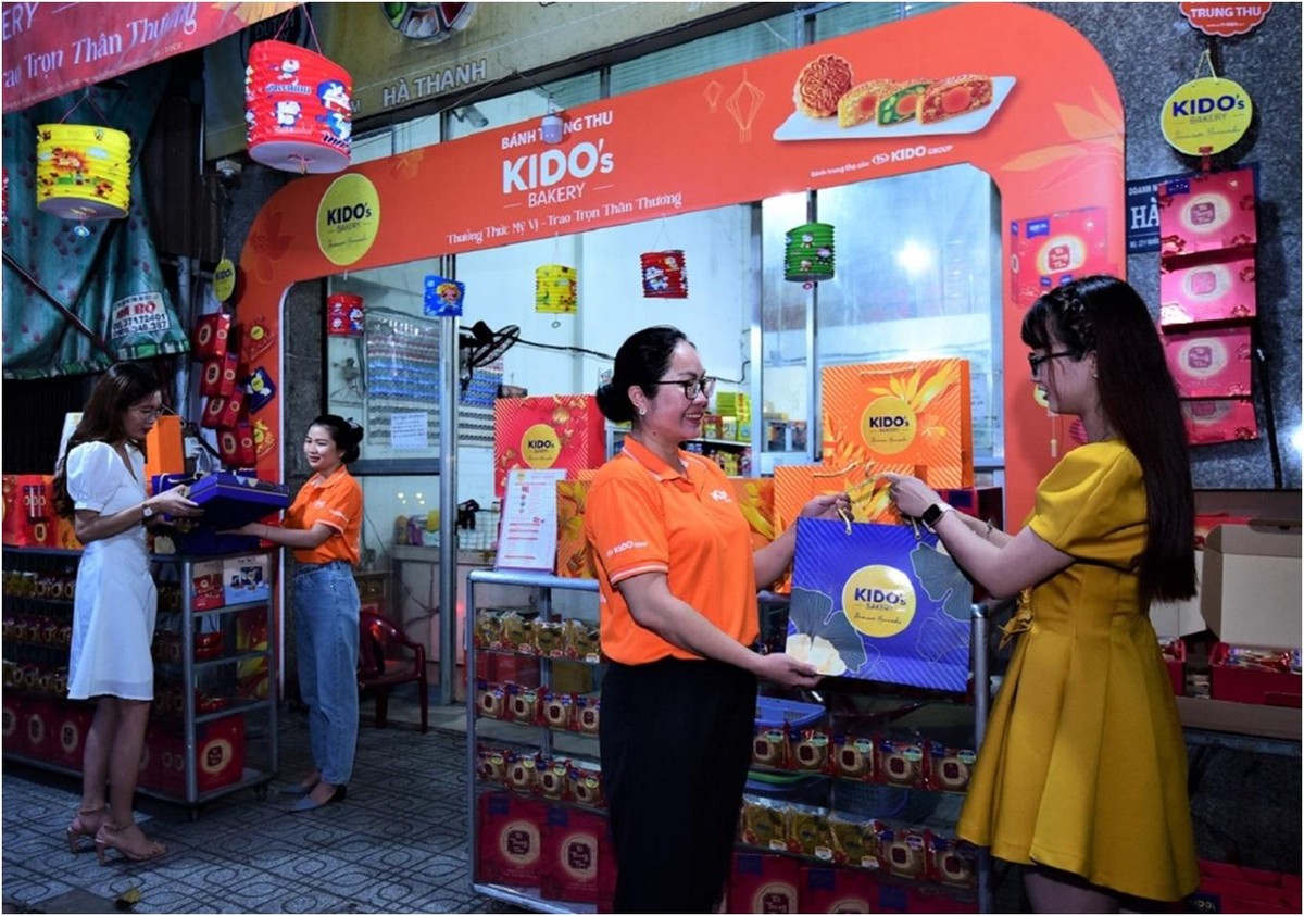 Người tiêu dùng tin tưởng lựa chọn sản phẩm trung thu KIDO’s Bakery để thưởng thức dịp trung thu năm nay 2022. Người tiêu dùng tin tưởng lựa chọn sản phẩm trung thu KIDO’s Bakery để thưởng thức dịp trung thu năm nay 2022.