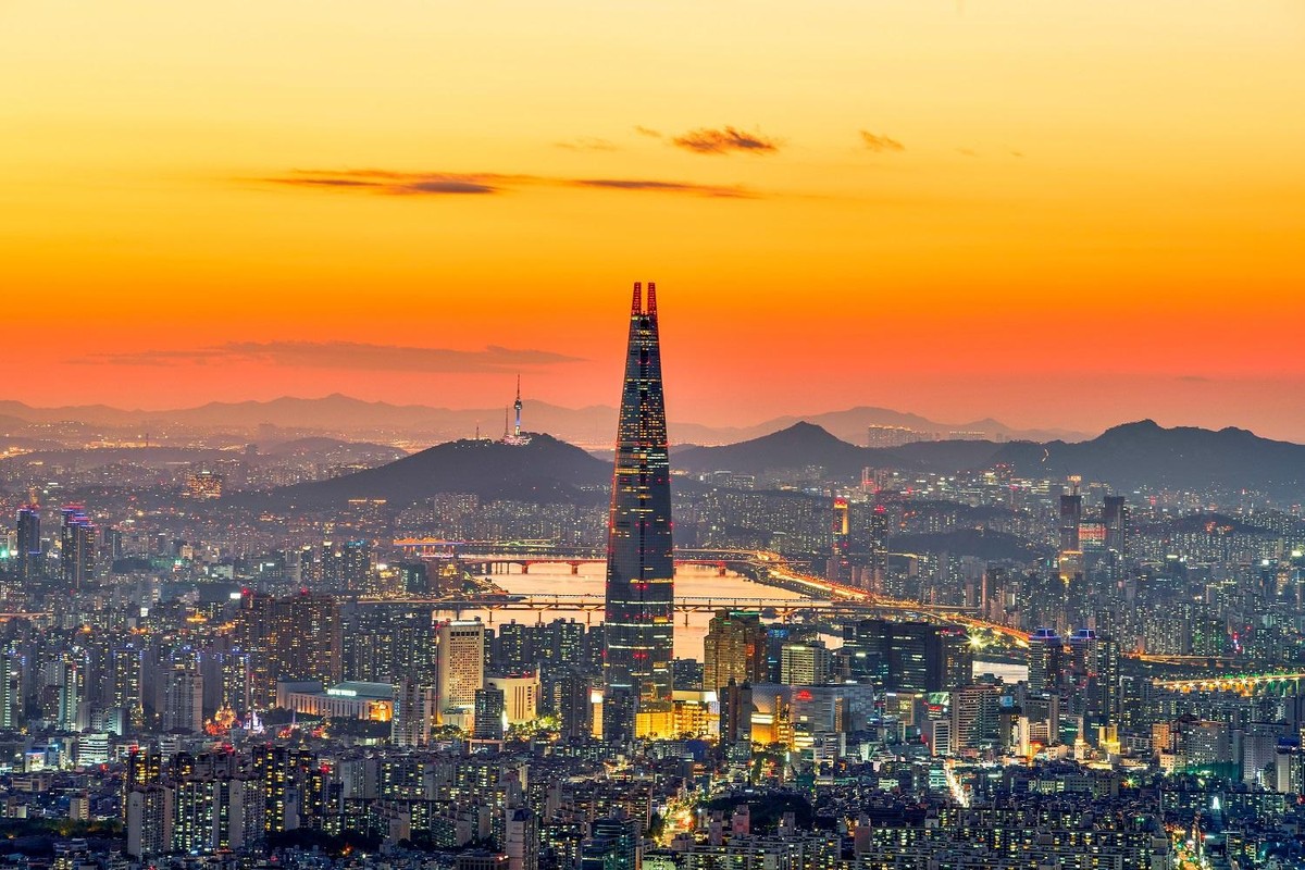 Khu vực quận Gangnam nằm phía Nam sông Hàn trở thành trung tâm mới, thu hút giới thượng lưu tại Seoul, Hàn Quốc.