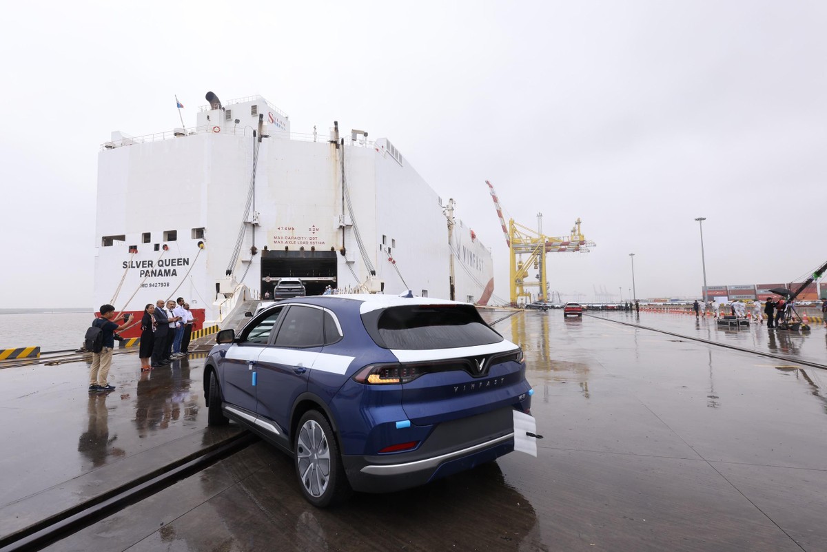 Những chiếc xe VF8 xuất khẩu sang Mỹ. Những chiếc xe VF8 xuất khẩu sang Mỹ.