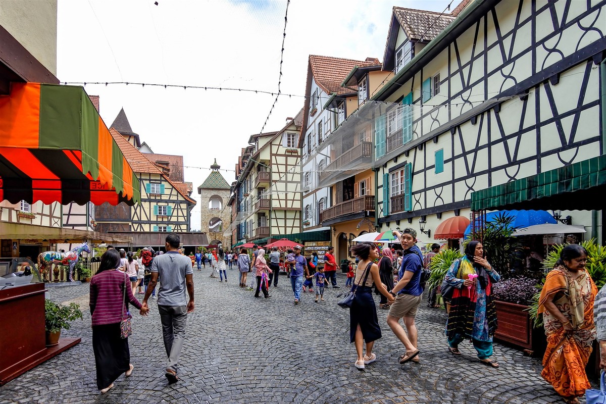 Malaysia miễn visa cho công dân đến từ 162 quốc gia với thời gian lưu trú 90 ngày. Ảnh: Shutterstock.