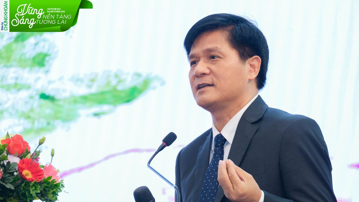 Ông Nguyễn Mạnh Hùng – Tổng giám đốc Nafoods Group phát biểu tại ĐHĐCĐ 2023.