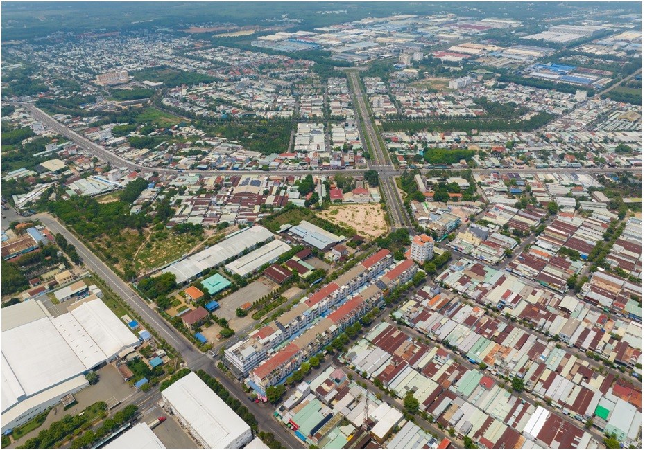 Nhà máy và khu dân cư phát triển sầm uất tại khu vực Phú Giáo, Bến Cát.