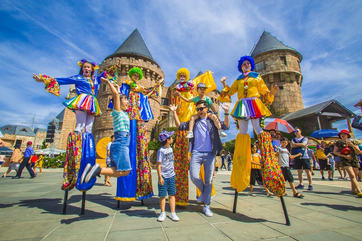 Lễ hội sôi động tại quần thể du lịch Sun World Ba Na Hills.