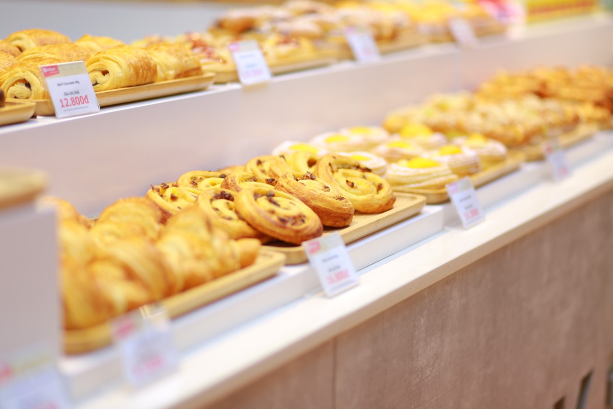 Quầy bánh hấp dẫn thực khách khi ghé thăm WinMart. Quầy bánh hấp dẫn thực khách khi ghé thăm WinMart.