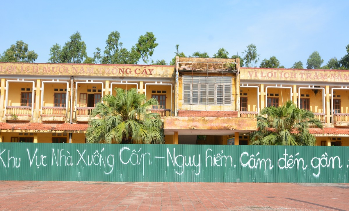 Hiện trạng khu nhà lớp học trường tiểu học An Thượng hiện tại đã xuống cấp.