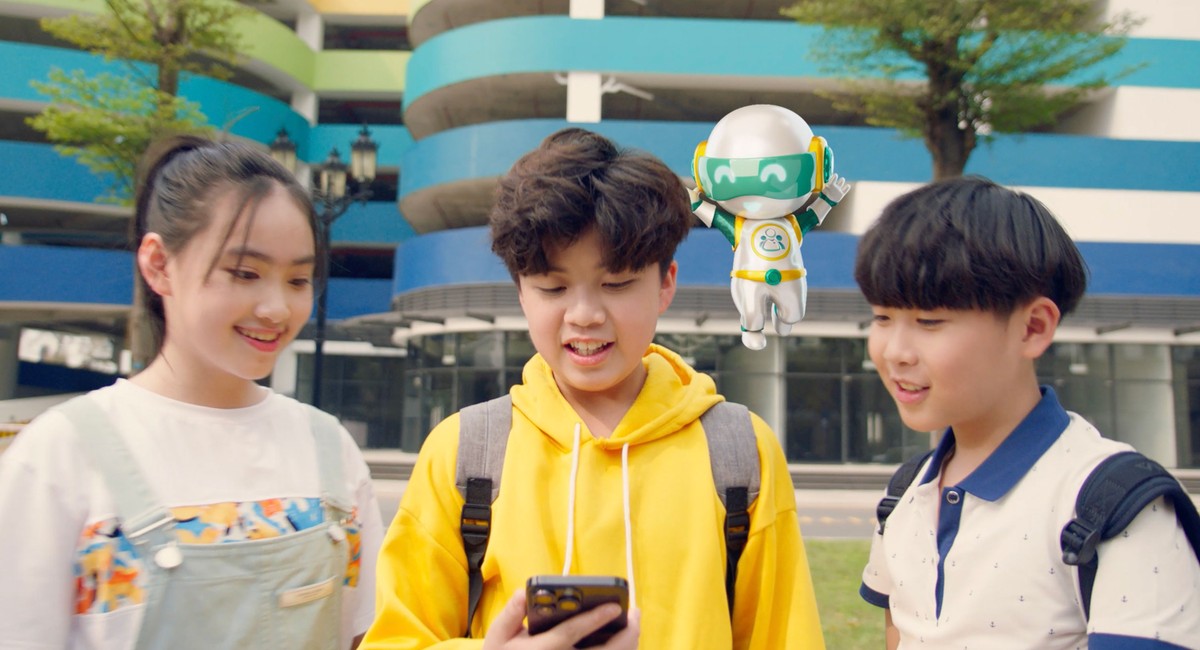 Trẻ hào hứng khi được tự chủ động thực hiện các giao dịch tài chính với tính năng Smart Kids trên ứng dụng BIDV SmartBanking.