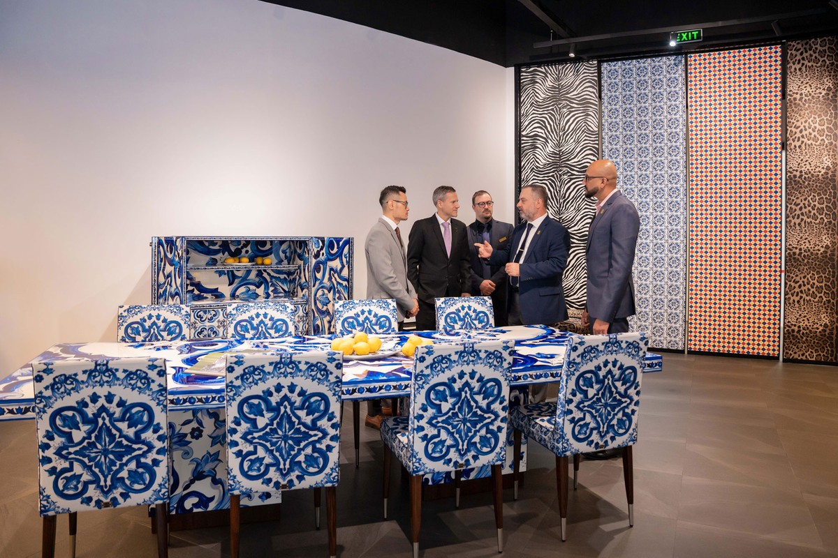 Khách hàng sẽ được trải nghiệm độc quyền nội thất hàng hiệu Dolce&Gabbana Casa, Elie Saab Maison,… và hàng loạt nội thất Châu Âu khác tại The Global City – Trung tâm mới của TP HCM. Khách hàng sẽ được trải nghiệm độc quyền nội thất hàng hiệu Dolce&Gabbana Casa, Elie Saab Maison,… và hàng loạt nội thất Châu Âu khác tại The Global City – Trung tâm mới của TP HCM.