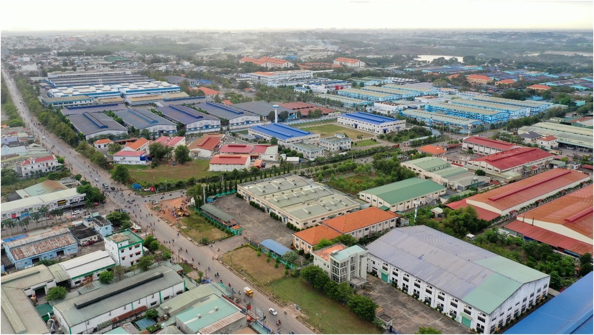 Khu công nghiệp Sông Mây quy mô 473 ha, một trung tâm công nghiệp thuộc “tam giác vàng” Biên Hòa – Thống Nhất – Vĩnh Cửu.