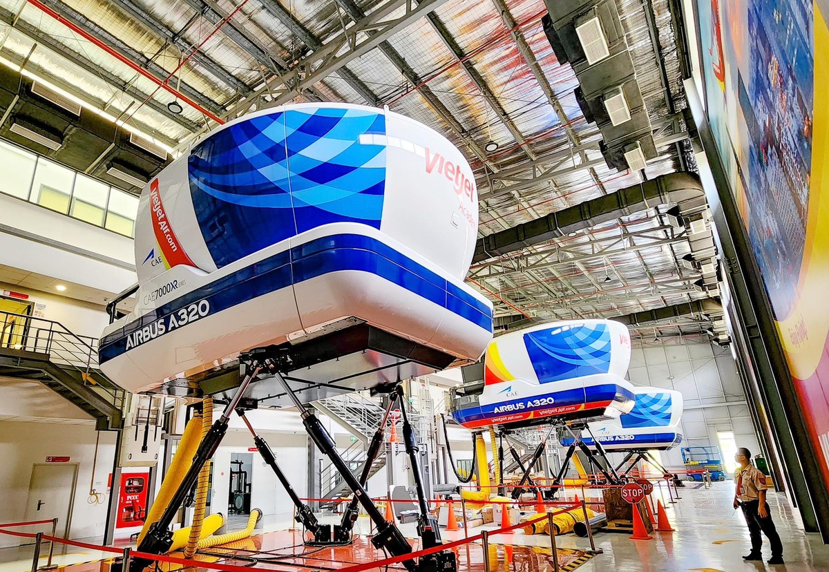 Học viện Hàng không Vietjet vận hành 3 buồng lái mô phỏng (SIM) đào tạo phi công.