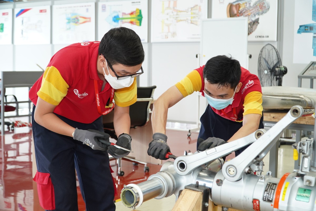 Tại đây, Vietjet cũng trang bị cơ sở vật chất như động cơ máy bay, thiết bị kỹ thuật… đáp ứng nhu cầu đào tạo, huấn luyện cho kỹ sư.