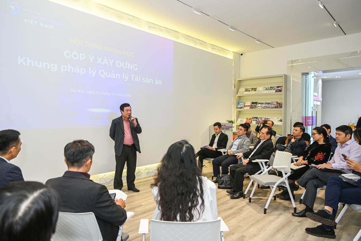 Ông Nguyễn Đoan Hùng, Phó chủ tịch VBA (Hiệp hội Blockchain Việt Nam) phát biểu tại Hội thảo