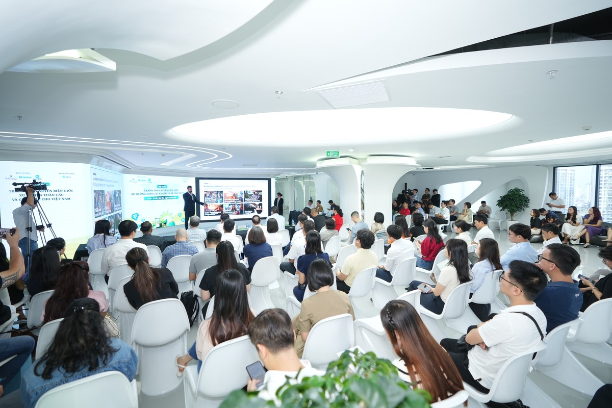 Ông Matthew Crow, Giám đốc Phát triển Khu vực của Tether, chia sẻ những ưu thế về tốc độ, chi phí, bảo mật và minh bạch của stablecoin trong thanh toán xuyên biên giới.