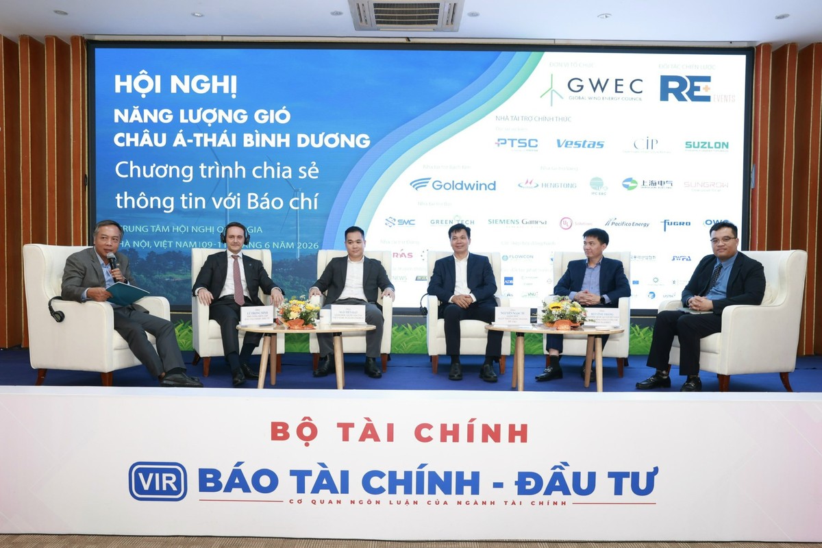 Các diễn giả trao đổi tại Họp báo Hội nghị Năng lượng gió khu vực châu Á - Thái Bình Dương 2026 (APAC Wind Energy Summit 2026). Ảnh: Chí Cường. Các diễn giả trao đổi tại Họp báo Hội nghị Năng lượng gió khu vực châu Á - Thái Bình Dương 2026 (APAC Wind Energy Summit 2026). Ảnh: Chí Cường.