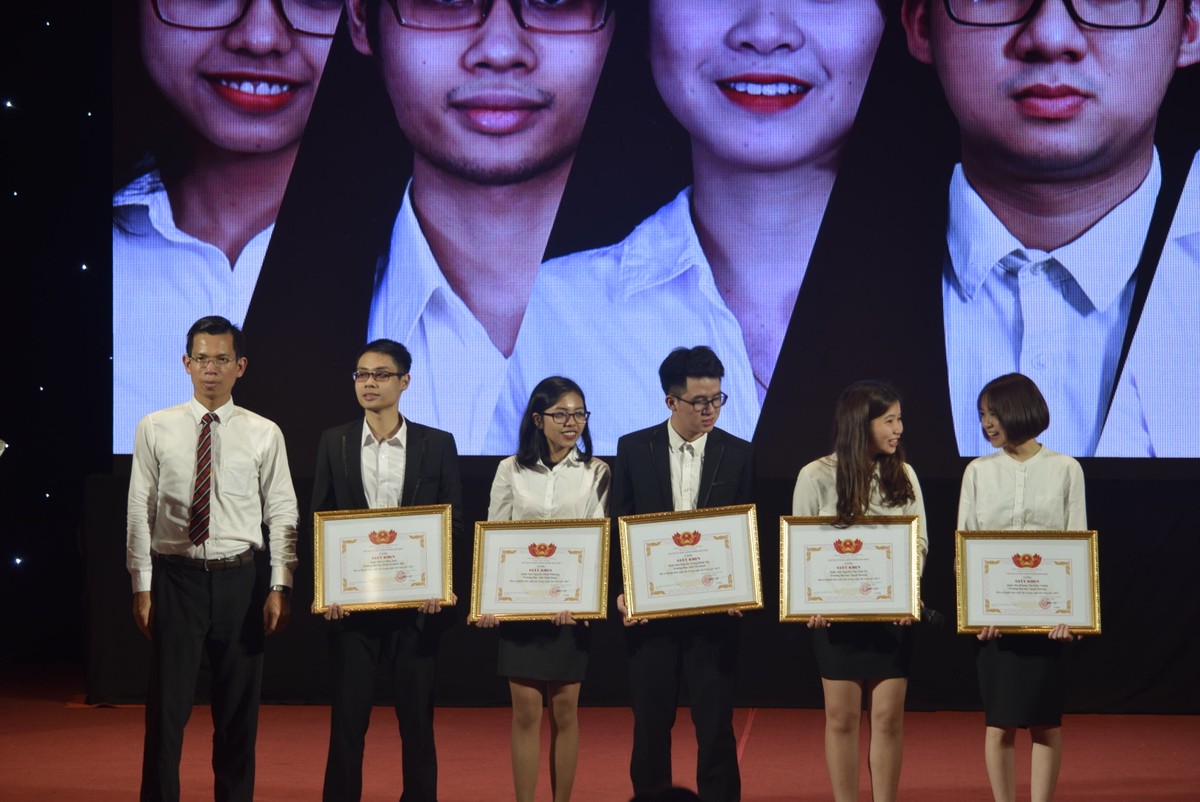 Sinh viên Học viện Tài chính giành Quán quân I-Invest 2017 ảnh 1