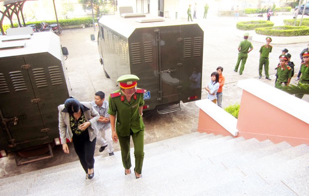 Hình ảnh phiên tòa (11/3) xử đại án nghìn tỷ tại Tây Nguyên ảnh 9 Hình ảnh phiên tòa (11/3) xử đại án nghìn tỷ tại Tây Nguyên ảnh 9