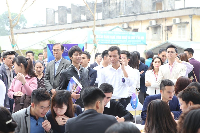 Rộn ràng ngày khai trương căn hộ mẫu Goldmark City ảnh 1