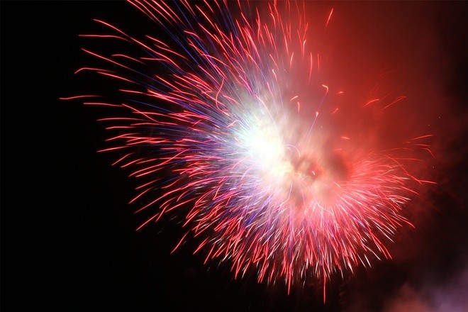  Bầu trời Huế rực sáng pháo hoa đêm khai mạc Festival ảnh 3