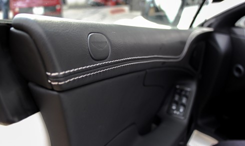 aston-martin-vanquish-mau-trang-doc-nhat-o-sai-gon-page-3-2