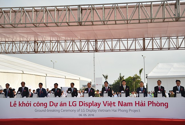 Thủ tướng Nguyễn Xuân Phúc dự lễ khởi công dự án 1,5 tỷ USD của LG Việt Nam ảnh 2