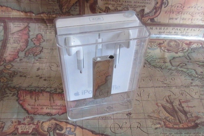 Máy nghe nhạc iPod cổ được bán giá hàng nghìn USD