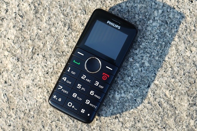 Điện thoại 2 sim, pin chờ 4 tháng của Philips
