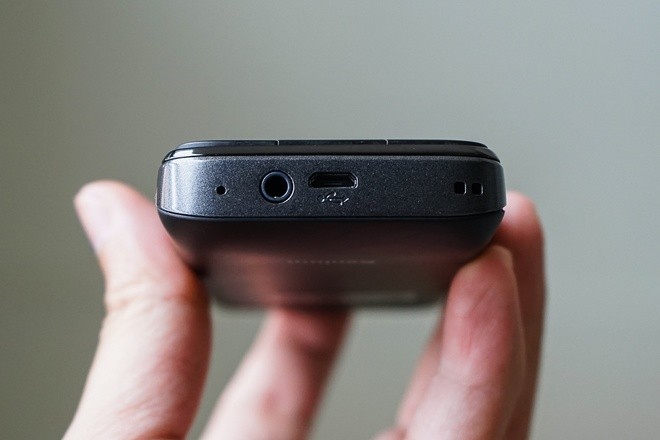 Điện thoại 2 sim, pin chờ 4 tháng của Philips