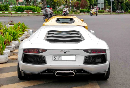 sieu-xe-lamborghini-thu-choi-cua-dai-gia-sai-gon-page-3-8