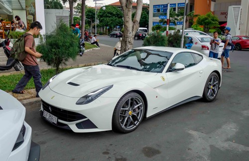 sieu-xe-lamborghini-thu-choi-cua-dai-gia-sai-gon-page-3-9