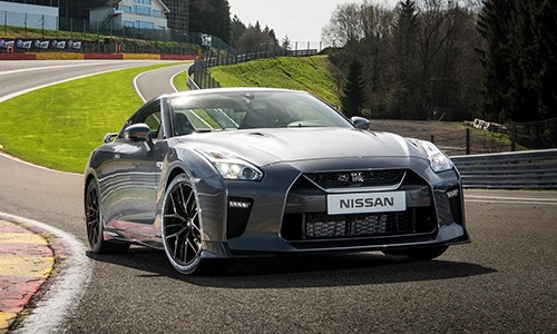 chi-tiet-nissan-gt-r-2017-1