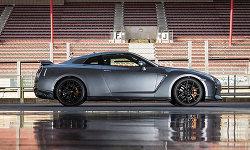 chi-tiet-nissan-gt-r-2017-2