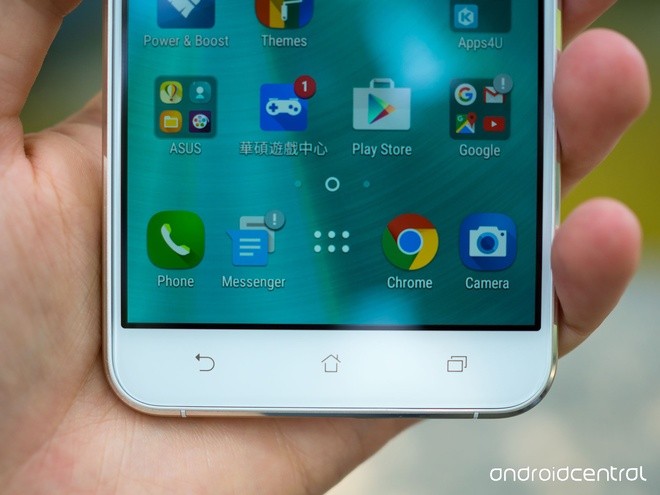 Ảnh thực tế smartphone RAM 6 GB đầu tiên của Asus