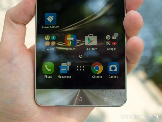 Ảnh thực tế smartphone RAM 6 GB đầu tiên của Asus