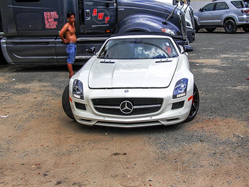 Mercedes SLS GT Roadster - siêu xe mui trần hàng hiếm Việt Nam ảnh 2 sieu-xe-mercedes-sls-gt-amg-roadster-1