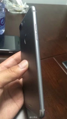 Tuy nhiên, chi tiết đặc trưng này có thể bị Apple loại bỏ trên iPhone 7 và 7 Plus sắp ra mắt. Một số hình ảnh rò rỉ về mô hình sản phẩm đã cho thấy điều này.