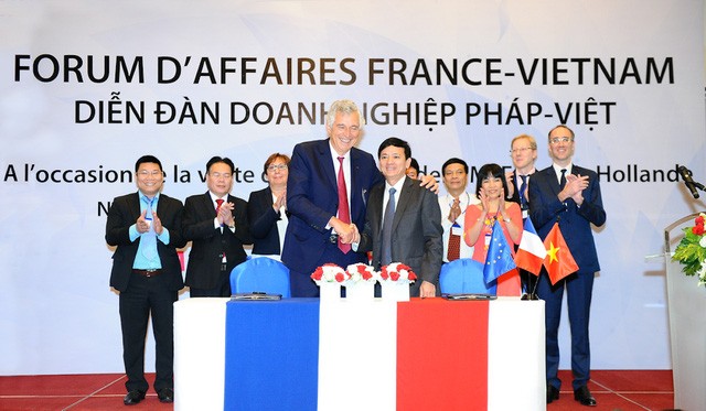 Lễ ký kết giữa Sanofi và Vinapham