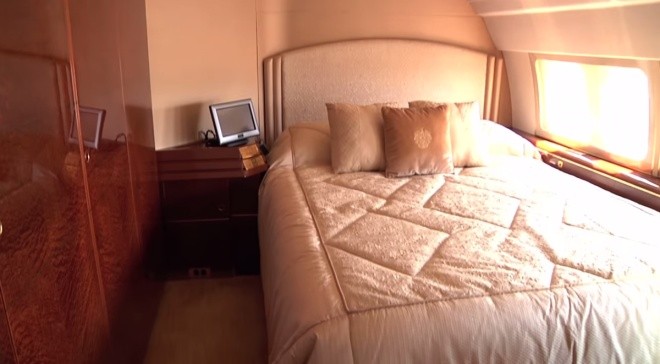  Bên trong chuyên cơ mạ vàng của Donald Trump ảnh 2