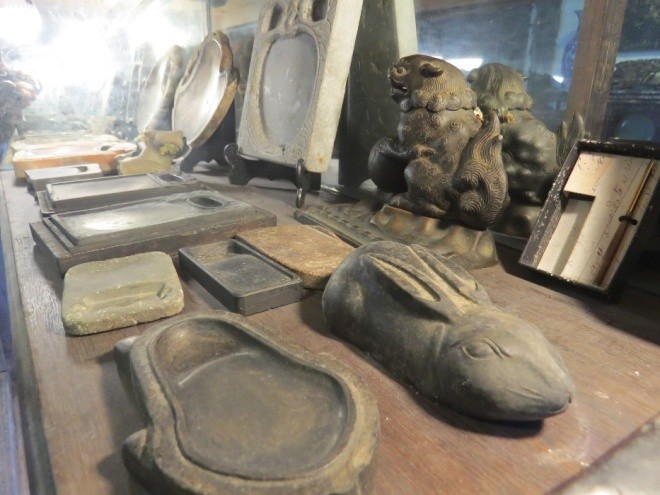 Bộ sưu tập nghiên mực cổ của ông chủ 8X ảnh 1