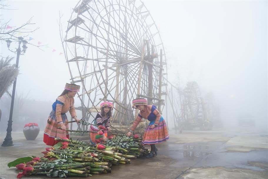 Tưng bừng lễ hội khèn, hoa tại Fansipan Legend ảnh 2