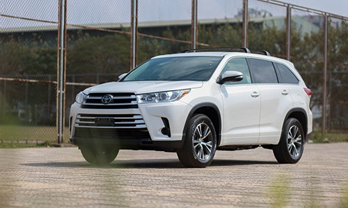 chi-tiet-toyota-highlander-2017-dau-tien-o-viet-nam-5