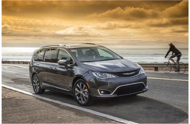 Xe minivan: Chrysler Pacifica 2017