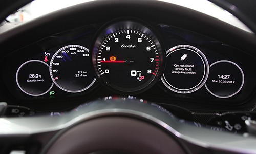 chi-tiet-noi-that-panamera-turbo-2017-1