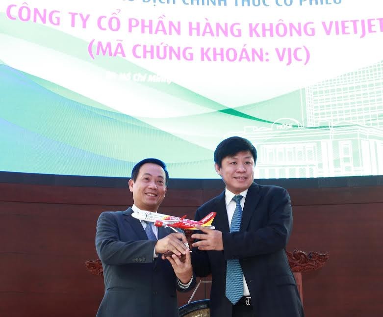 Cổ phiếu Vietjet (VJC) nóng trong ngày chào sàn ảnh 10