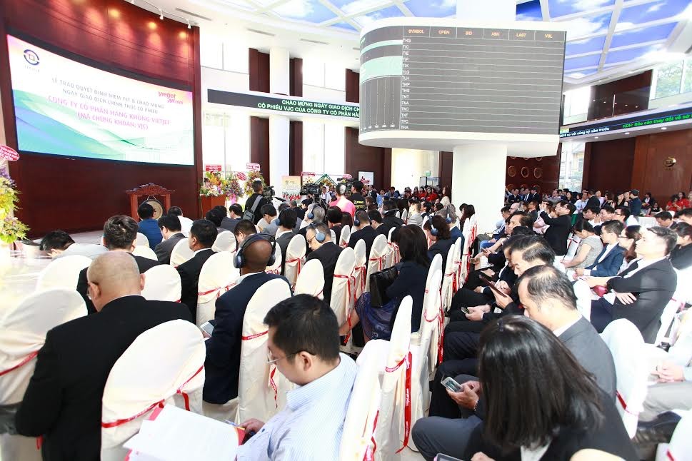 Cổ phiếu Vietjet (VJC) nóng trong ngày chào sàn ảnh 4