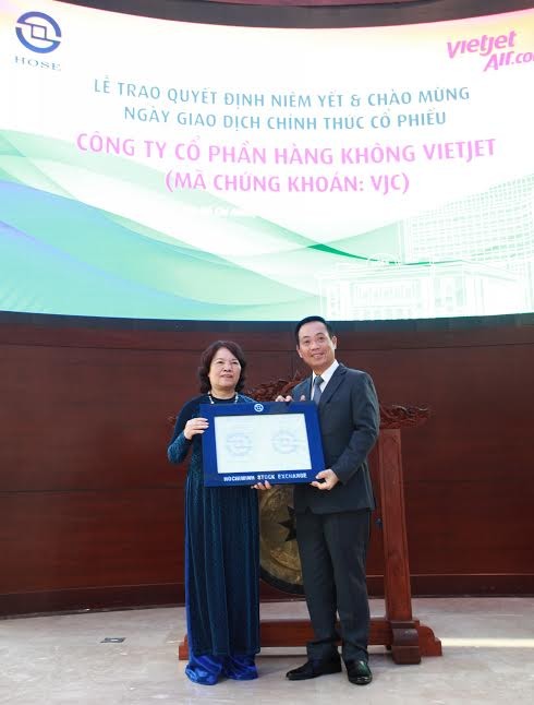Cổ phiếu Vietjet (VJC) nóng trong ngày chào sàn ảnh 2