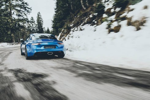 alpine-a110-xe-the-thao-phap-canh-tranh-porsche-cayman-page-2-2